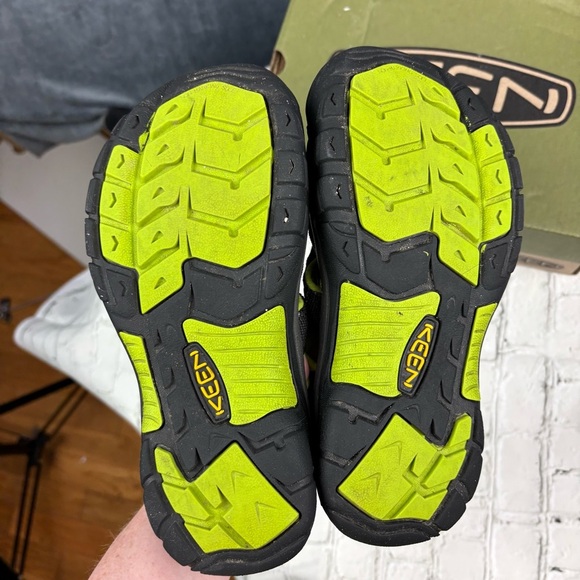 Keen Newport 2 Black and Lime Green Outdoor Sandals w/ Quick-Adjust Straps Sz 3Y - Picture 12 of 12